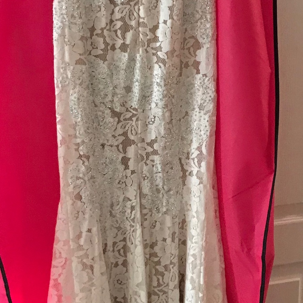 Jovani sz 8 NWT only tried on not altered . - Picture 2 of 6
